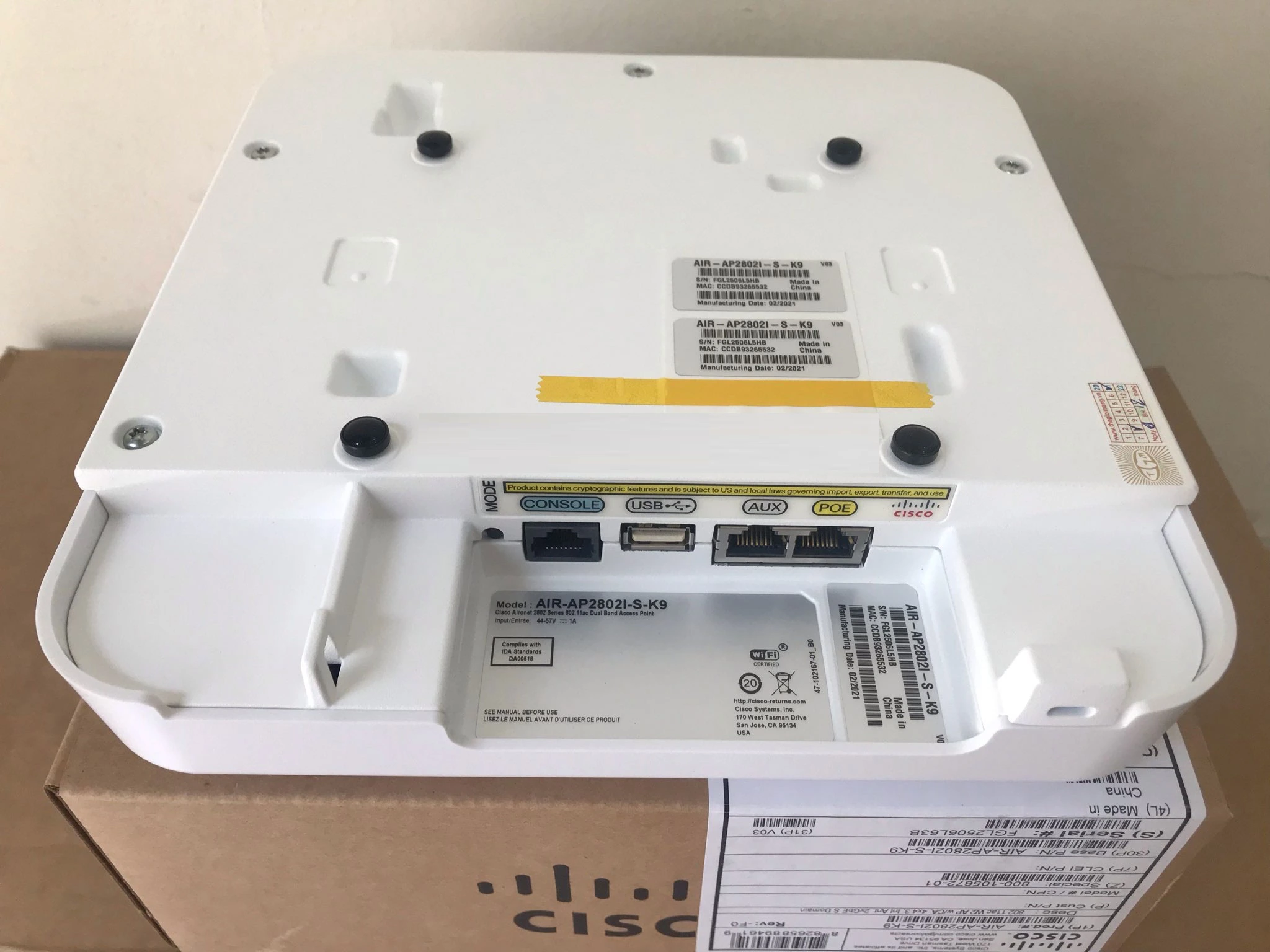 Mặt sau Cisco AIR-AP2802I-S-K9