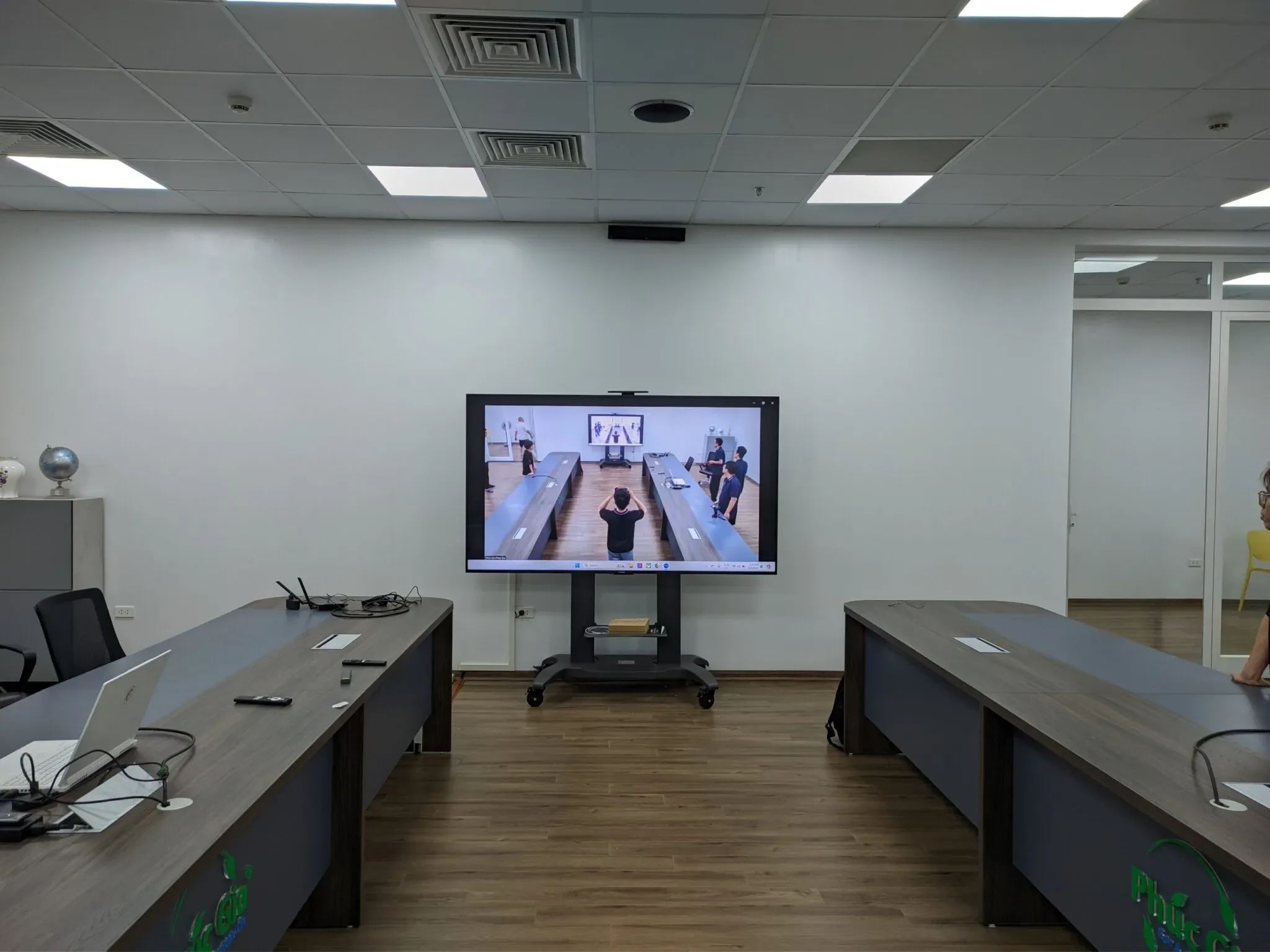 Hoàn tất lắp đặt thiết bị hội nghị tại Trung Tâm Thử Nghiệm và Kiểm Định Phúc Gia