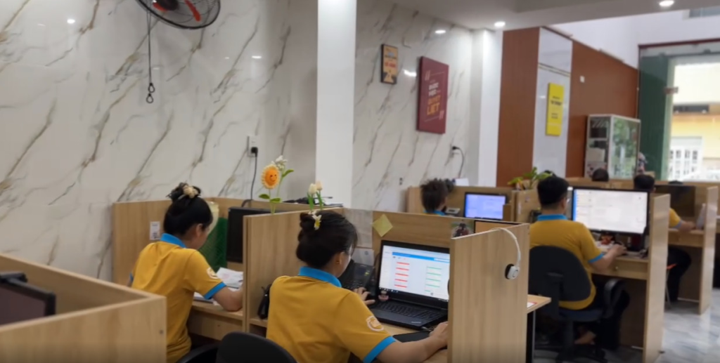 Đội ngũ nhân viên tư vấn của công ty Ngọc Thiên