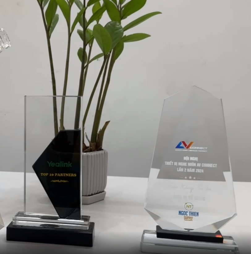 Ngọc Thiên nhận được giải thưởng TOP 10 đối tác của Yealink