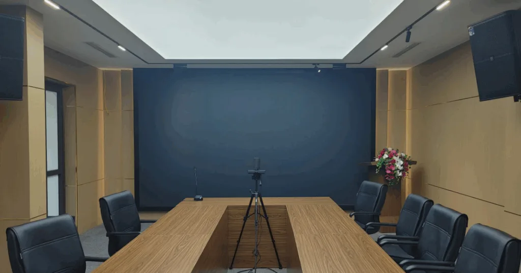 Hình ảnh thi công dự án lắp đặt camera hội nghị Yealink UVC85 thực tế