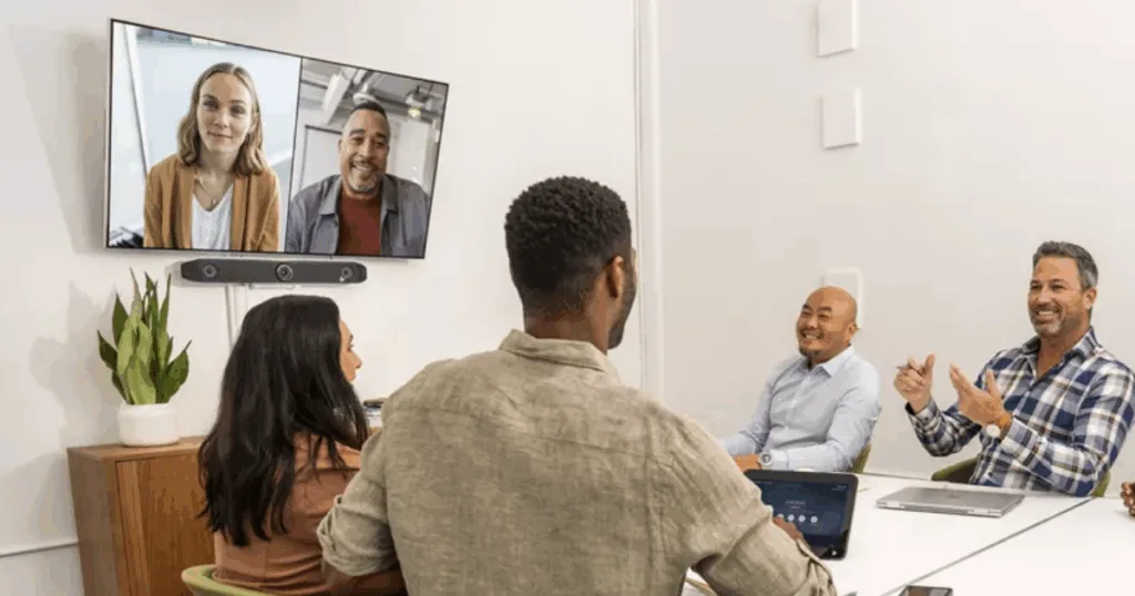 Poly Studio X52 – Chuẩn hội nghị chuyên nghiệp cho phòng họp vừa