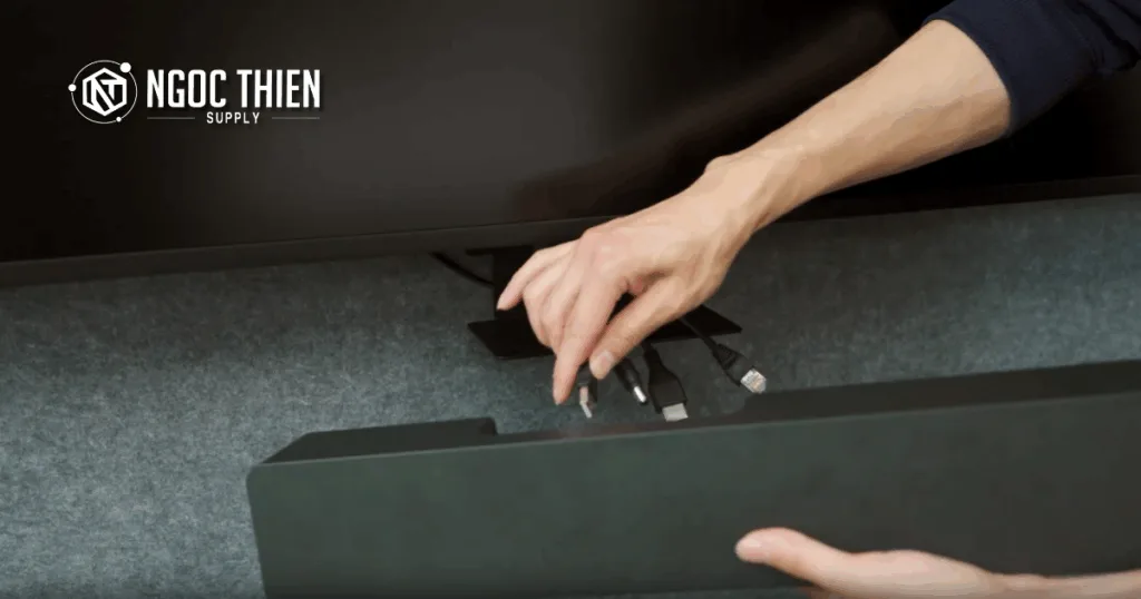 Yealink MeetingDisplay hỗ trợ đầy đủ các cổng kết nối