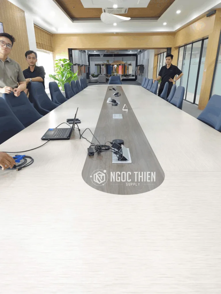 Hình ảnh lắp đặt thiết bị hội nghị Yealink 