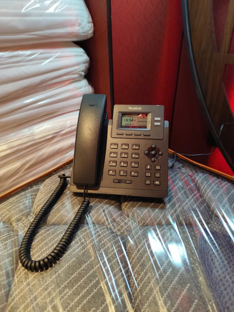 Lắp đặt điện thoại Yealink SIP-T31W