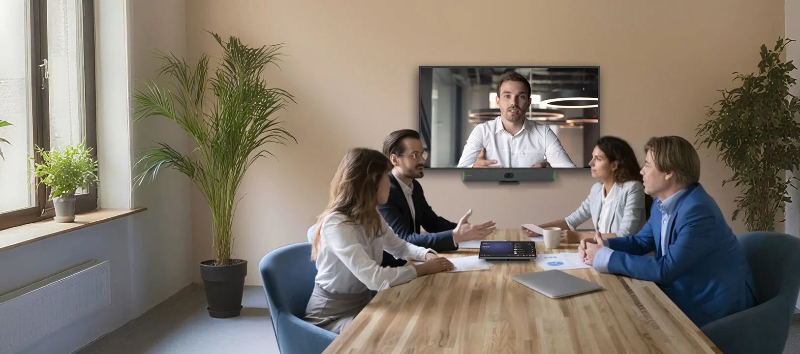 Vì sao nên chọn camera hội nghị Maxhub