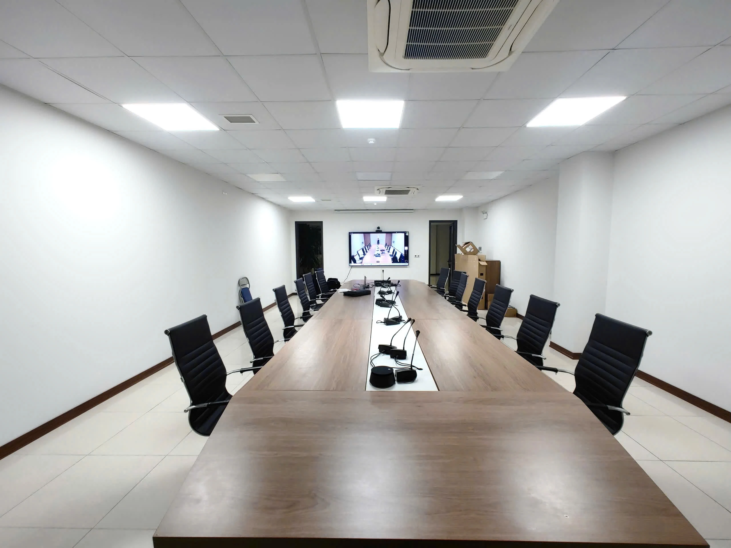 Không gian phòng họp Viện Thuốc Lá sau triển khai