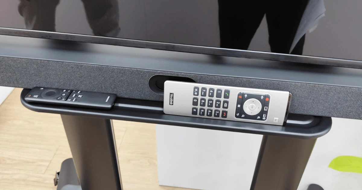 Bộ thiết bị họp trực tuyến Yealink MeetingBar A40-010
