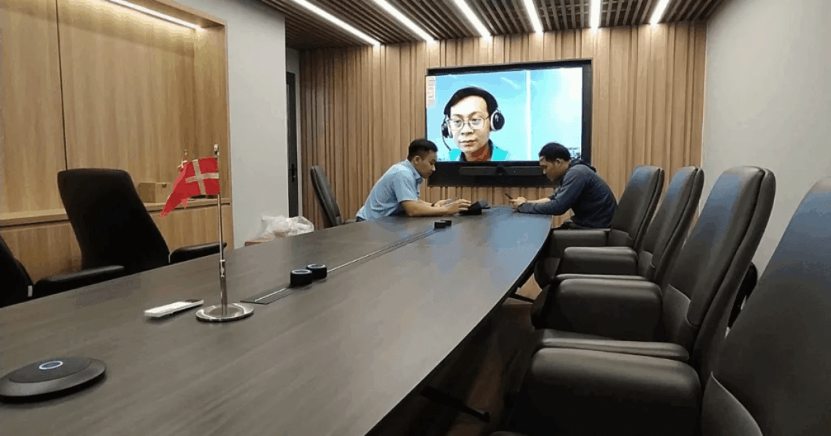 Hình ảnh thực tế bộ thiết bị họp trực tuyến cho phòng lớn 2