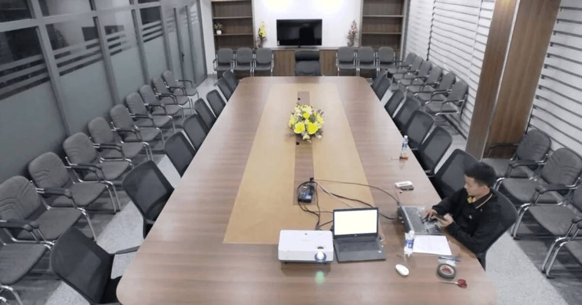 Hình ảnh thực tế bộ thiết bị họp trực tuyến cho phòng lớn 5