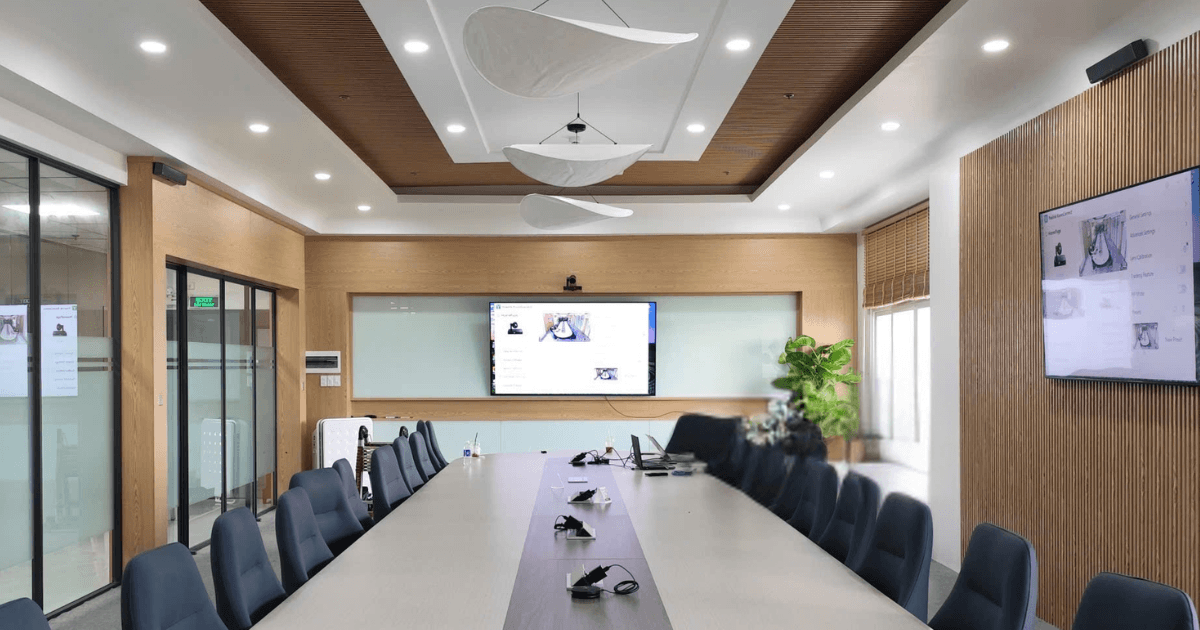Hình ảnh thực tế bộ thiết bị họp trực tuyến cho phòng lớn