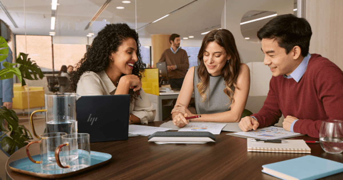 Hình ảnh thực tế loa hội nghị Poly 3