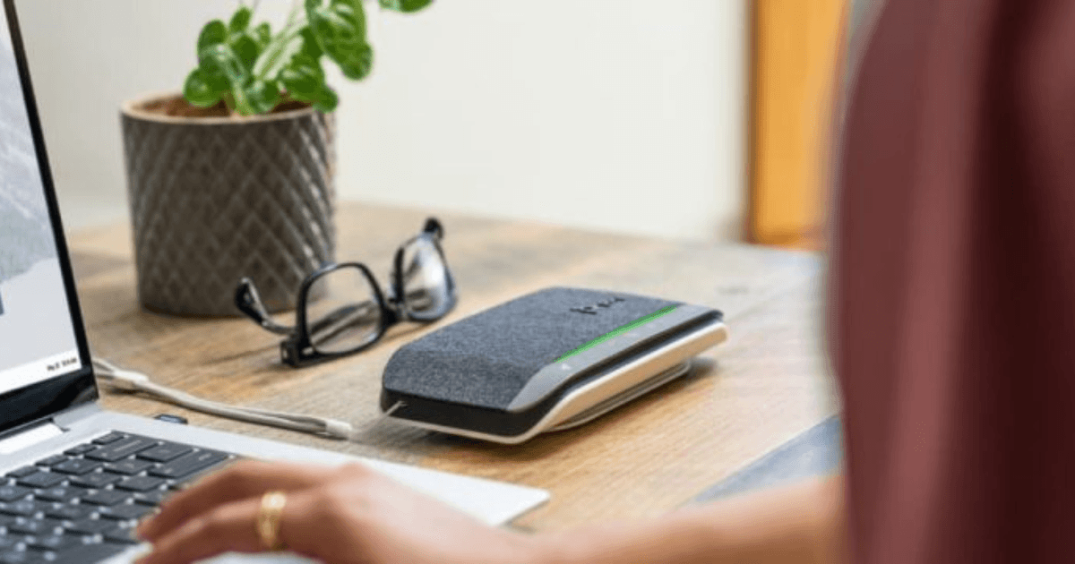 Hình ảnh thực tế loa hội nghị Poly