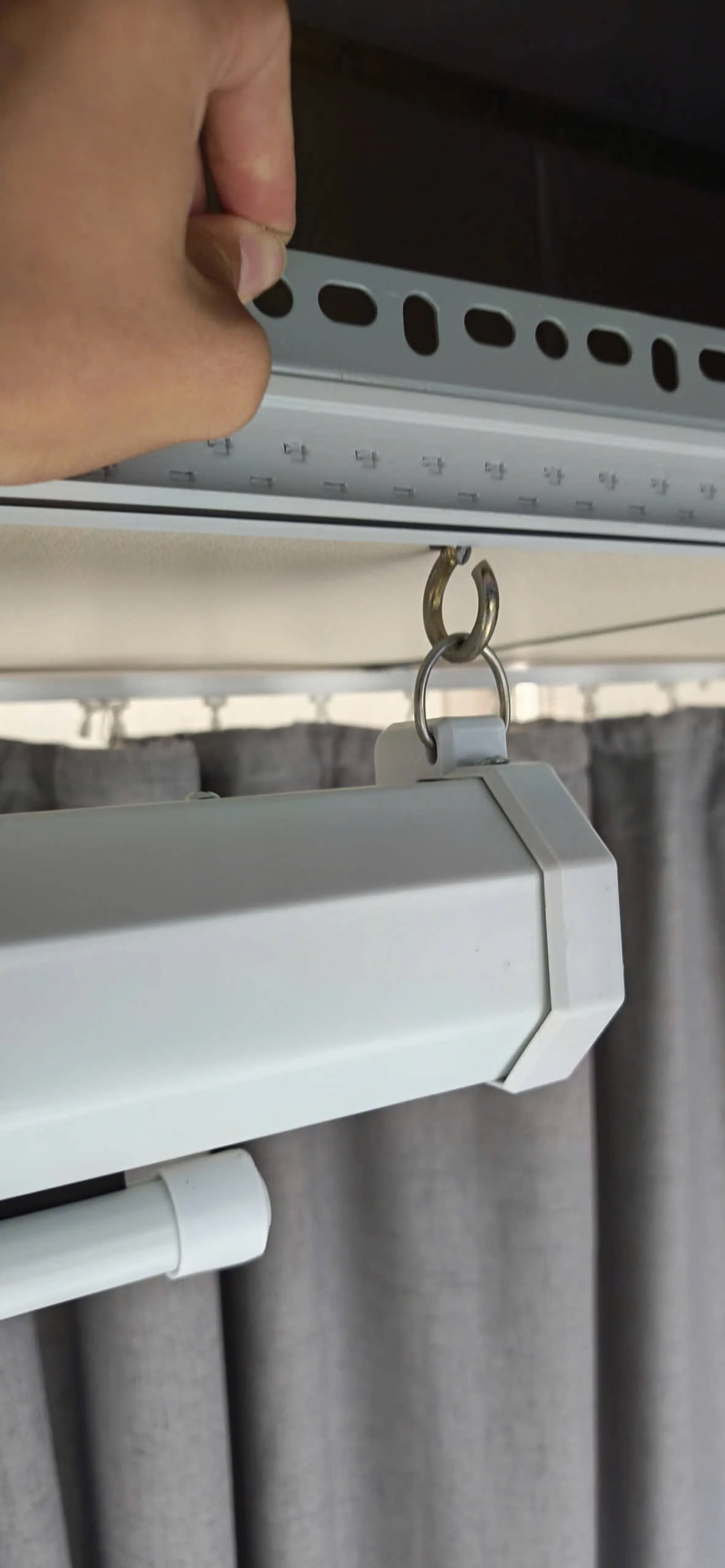 Lắp đặt máy chiếu hội trường thực tế 12