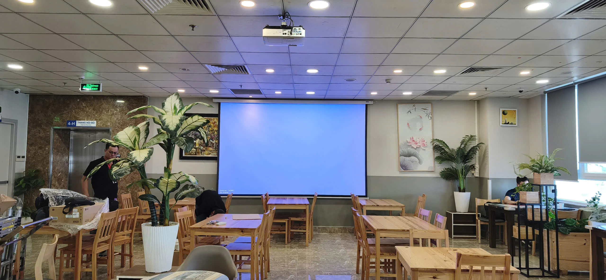 Lắp đặt máy chiếu hội trường thực tế 9