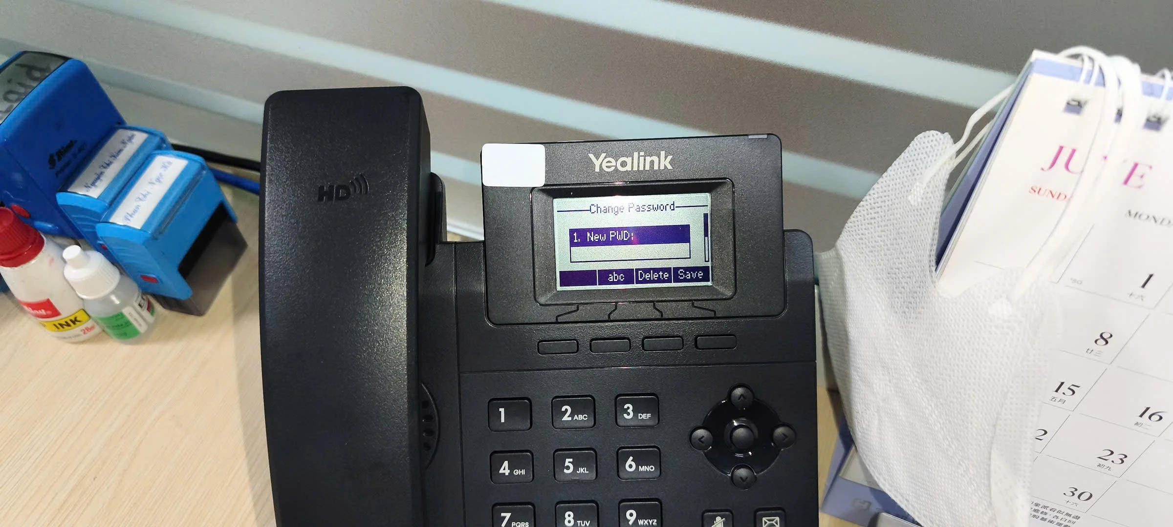 Điện thoại IP Yealink SIP-T30P thực tế 4