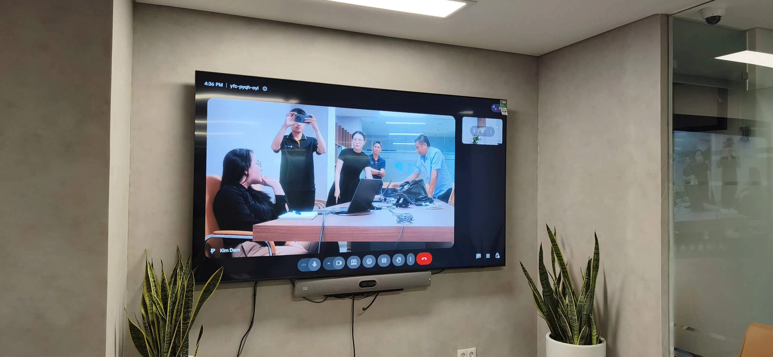Lắp đặt Cisco Room Bar Pro thực tế 2