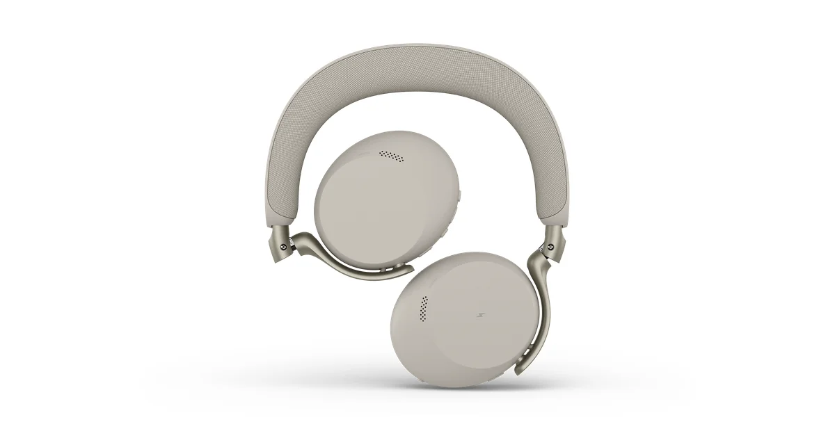 Thiết kế gập gọn gàng và túi đựng bảo vệ đi kèm của Jabra Evolve3 75