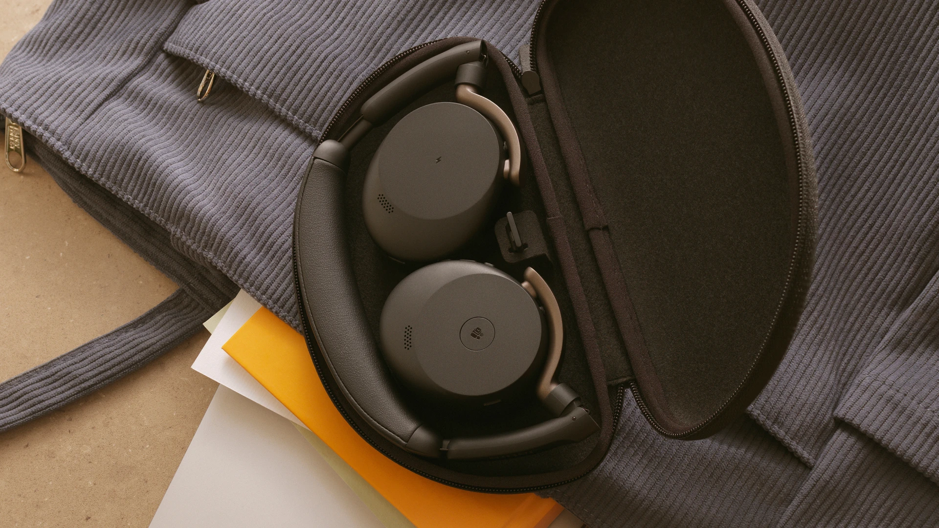 Jabra Evolve3 65 Flex UC/MS dễ dàng di chuyển