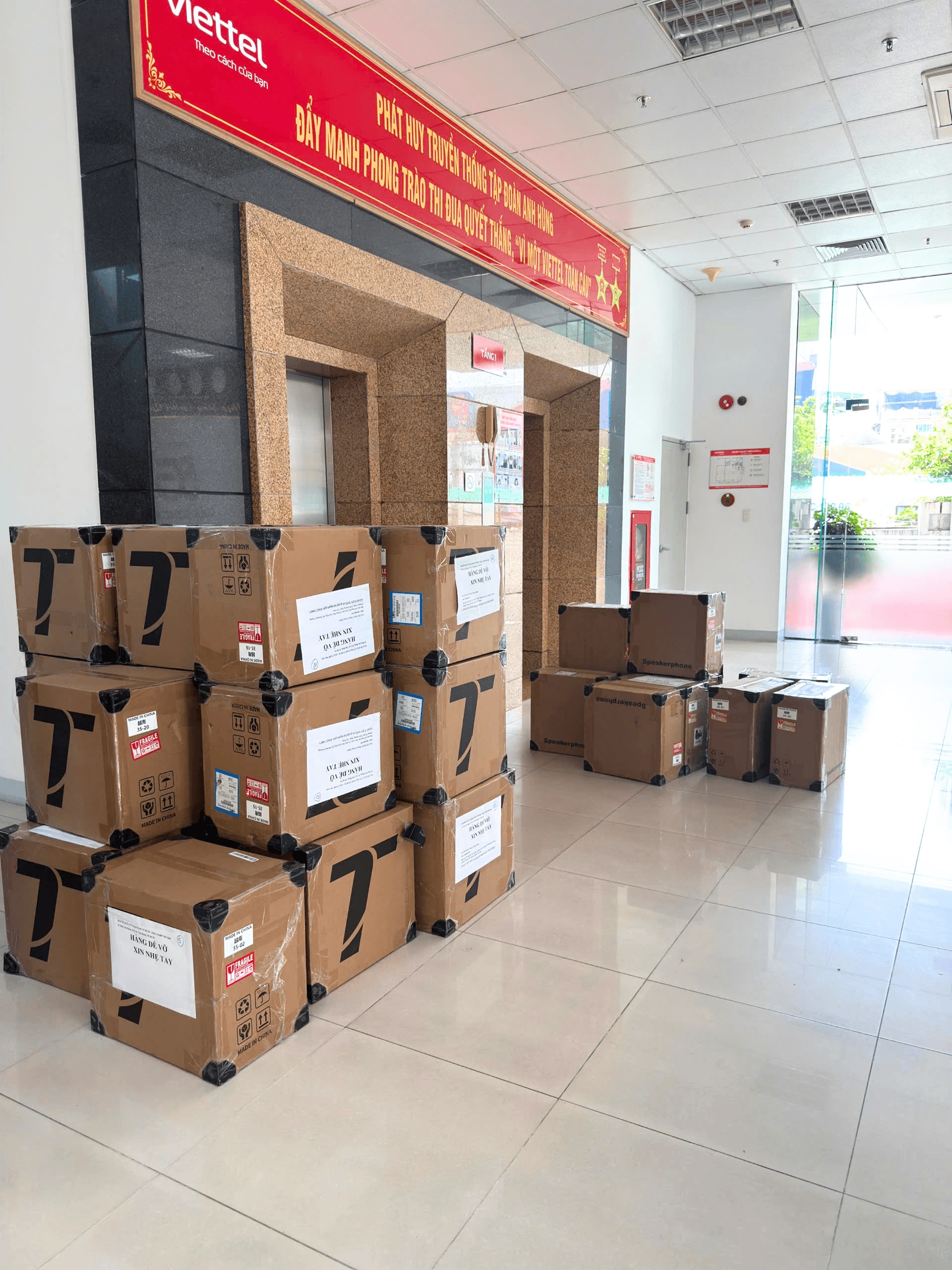 Ngọc Thiên giao thiết bị họp Tenveo