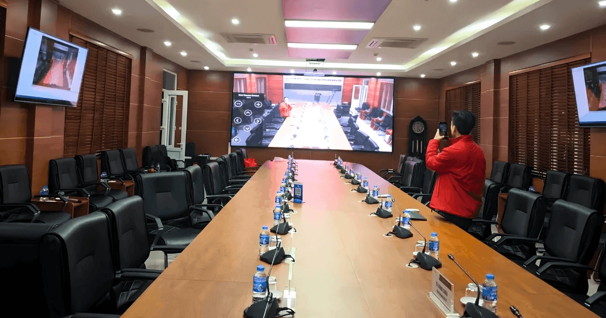 Âm thanh hội trường cho họp trực tuyến